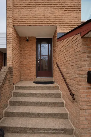 1221 Dundix Road Mississauga ON L4Y 3Y9