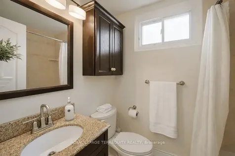 1221 Dundix Road Mississauga ON L4Y 3Y9