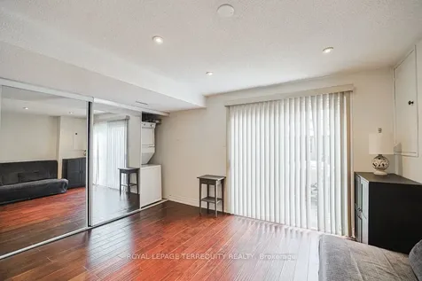 1221 Dundix Road Mississauga ON L4Y 3Y9