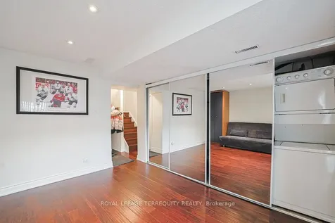 1221 Dundix Road Mississauga ON L4Y 3Y9