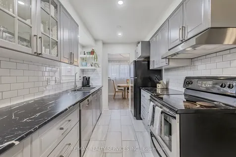 40 Crenshaw Court Brampton ON L6Z 1W9