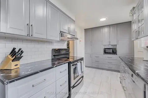 40 Crenshaw Court Brampton ON L6Z 1W9