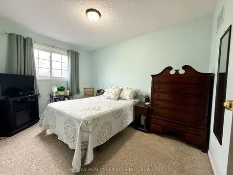 40 Crenshaw Court Brampton ON L6Z 1W9