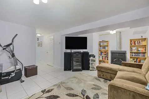 40 Crenshaw Court Brampton ON L6Z 1W9
