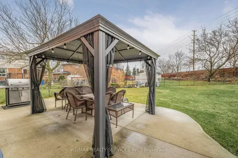 40 Crenshaw Court Brampton ON L6Z 1W9