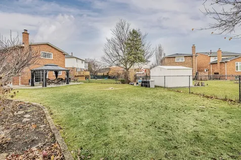 40 Crenshaw Court Brampton ON L6Z 1W9
