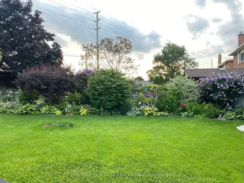 40 Crenshaw Court Brampton ON L6Z 1W9