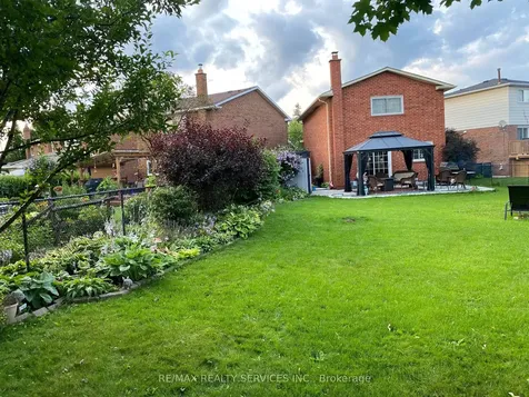 40 Crenshaw Court Brampton ON L6Z 1W9
