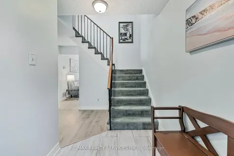 40 Crenshaw Court Brampton ON L6Z 1W9