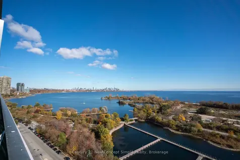 20 Shore Breeze Drive Toronto ON M8V 0C7