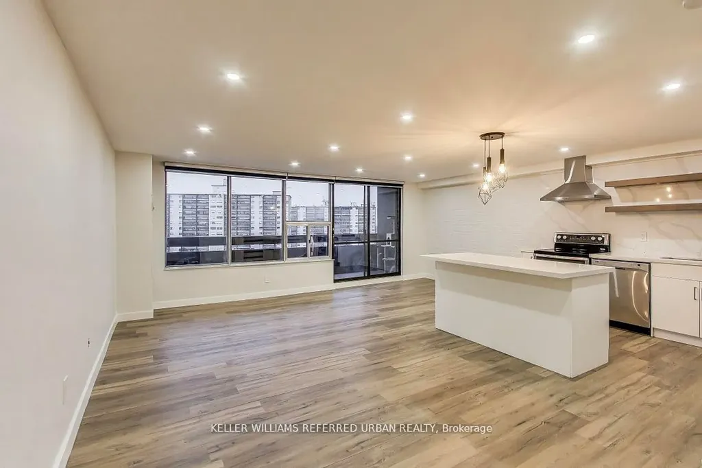 11 Wincott Drive Toronto ON M9R 2R9