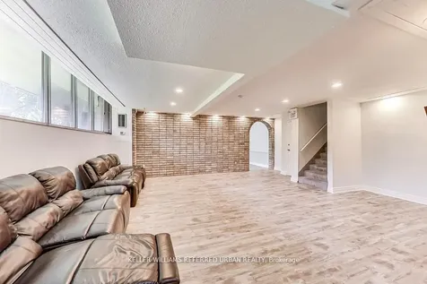 11 Wincott Drive Toronto ON M9R 2R9