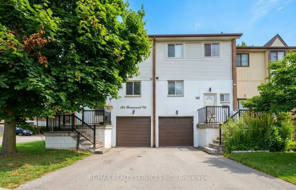 124 Baronwood Court Brampton ON L6V 3H7
