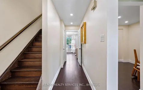 124 Baronwood Court Brampton ON L6V 3H7