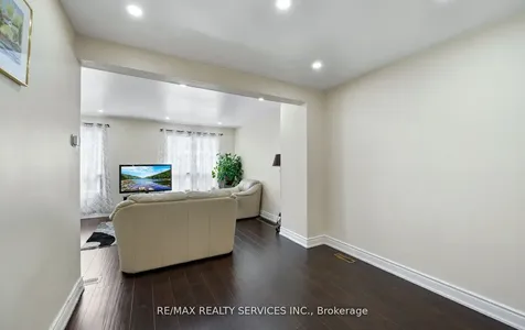 124 Baronwood Court Brampton ON L6V 3H7
