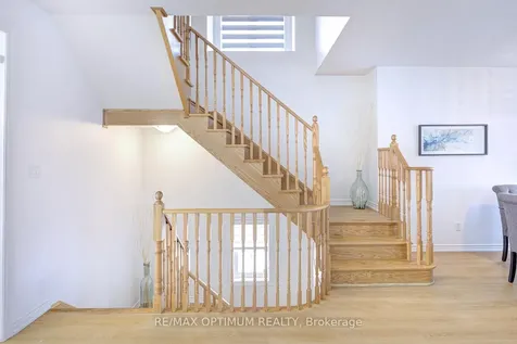 2 Pomarine Way Brampton ON L6X 0E4