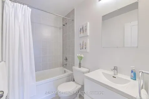2 Pomarine Way Brampton ON L6X 0E4