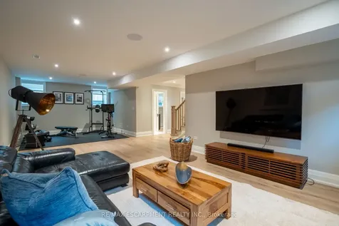 385 Pine Cove Road Burlington ON L7N 1W4