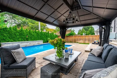 385 Pine Cove Road Burlington ON L7N 1W4