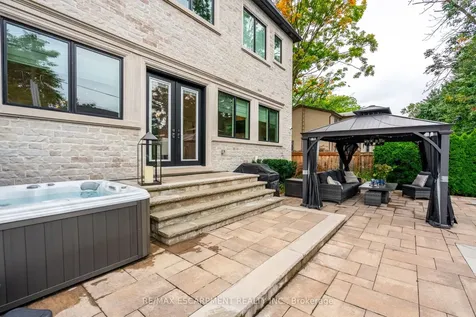 385 Pine Cove Road Burlington ON L7N 1W4