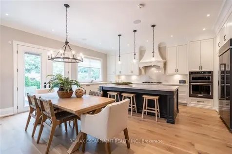 385 Pine Cove Road Burlington ON L7N 1W4