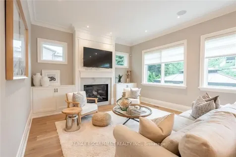 385 Pine Cove Road Burlington ON L7N 1W4
