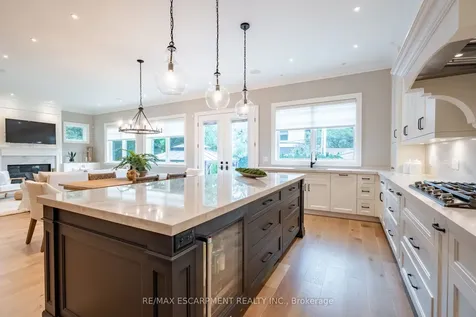 385 Pine Cove Road Burlington ON L7N 1W4