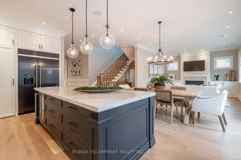 385 Pine Cove Road Burlington ON L7N 1W4