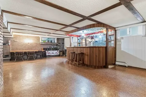 118 Tandridge Crescent Toronto ON M9W 5N9