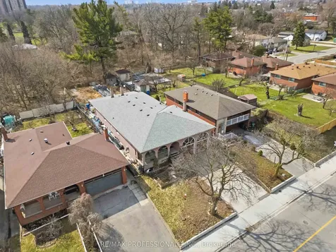 118 Tandridge Crescent Toronto ON M9W 5N9