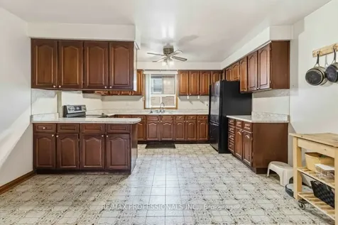 118 Tandridge Crescent Toronto ON M9W 5N9