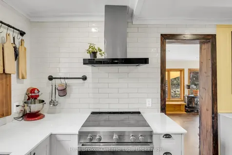 28 Church Street W Halton Hills ON L7J 1K2