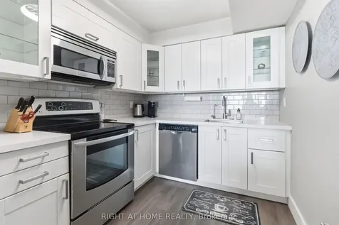 975 Warwick Court Burlington ON L7T 3Z7