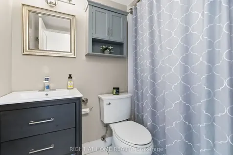 975 Warwick Court Burlington ON L7T 3Z7