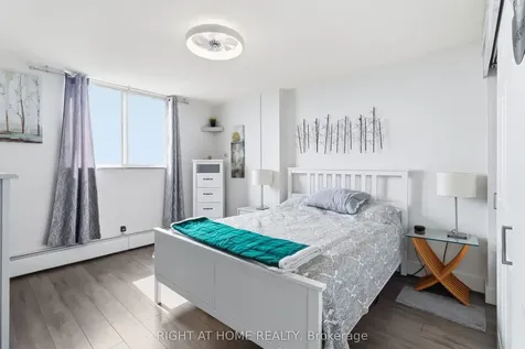 975 Warwick Court Burlington ON L7T 3Z7