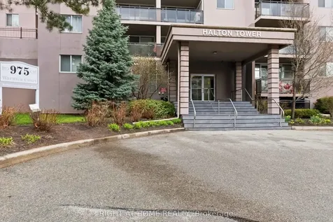 975 Warwick Court Burlington ON L7T 3Z7