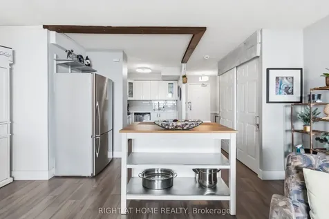 975 Warwick Court Burlington ON L7T 3Z7