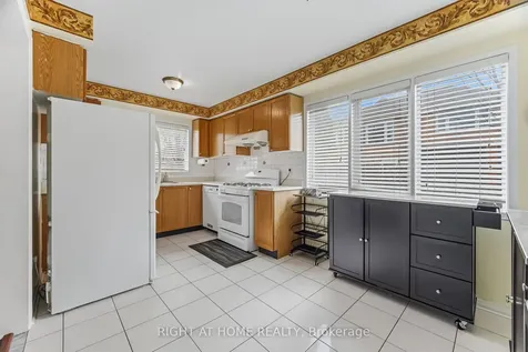 5956 Dalebrook Crescent Mississauga ON L5M 5S1