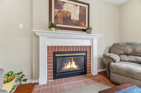 5956 Dalebrook Crescent Mississauga ON L5M 5S1