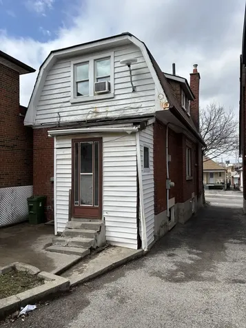 501 Whitmore Avenue Toronto ON M6E 2N9