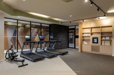 2495 Eglinton Avenue W Mississauga ON L5M 2T2