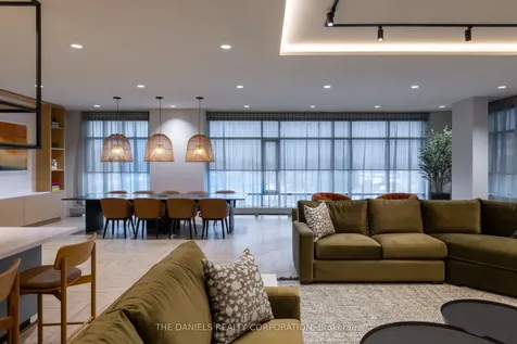 2495 Eglinton Avenue W Mississauga ON L5M 2T2