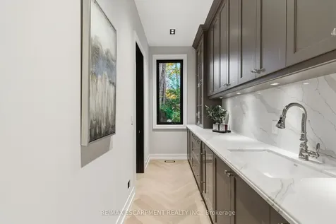 1380 Birchwood Heights Drive Mississauga ON L5G 2Y2