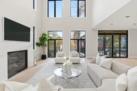 1380 Birchwood Heights Drive Mississauga ON L5G 2Y2