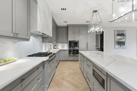1380 Birchwood Heights Drive Mississauga ON L5G 2Y2