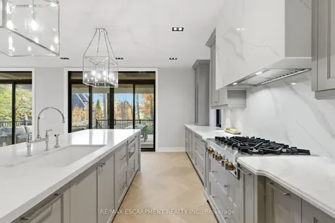1380 Birchwood Heights Drive Mississauga ON L5G 2Y2