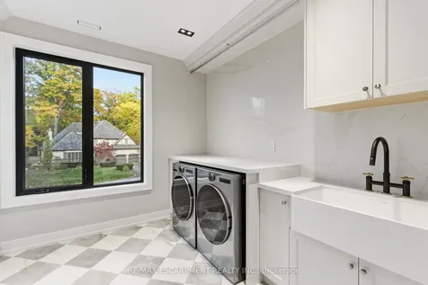 1380 Birchwood Heights Drive Mississauga ON L5G 2Y2