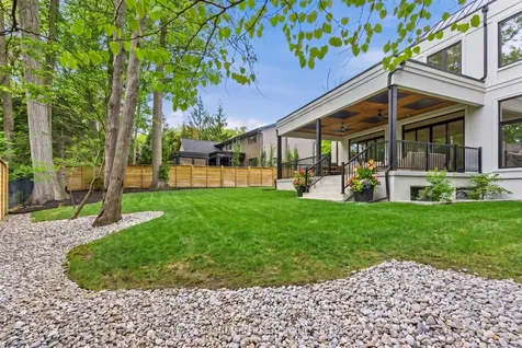1380 Birchwood Heights Drive Mississauga ON L5G 2Y2