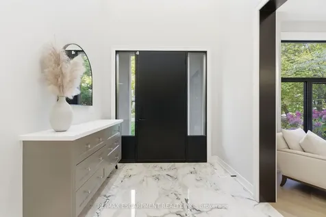 1380 Birchwood Heights Drive Mississauga ON L5G 2Y2