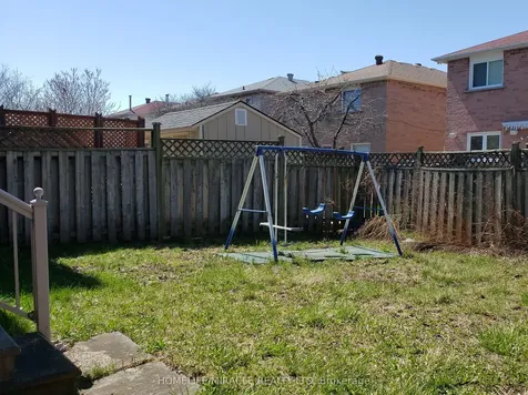487 Wallenberg Crescent Mississauga ON L5B 3M2